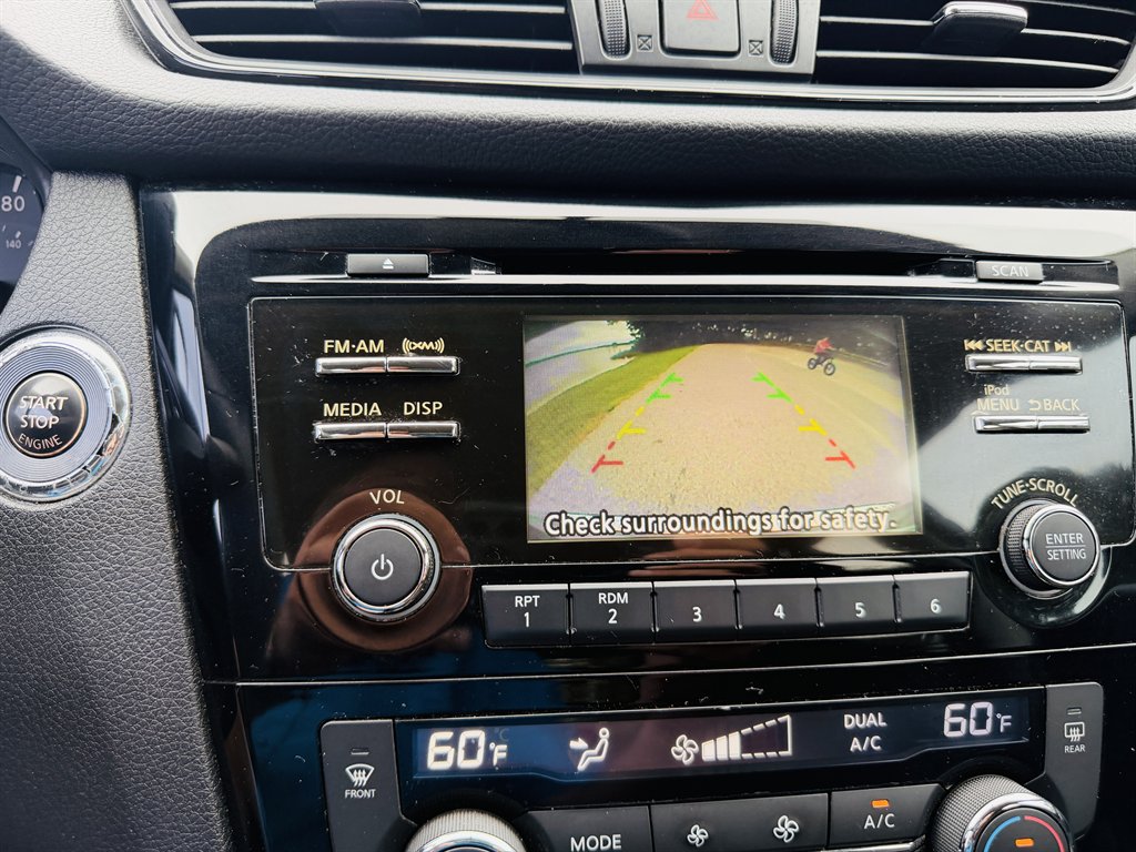 2017 Nissan Rogue SV - Photo 7